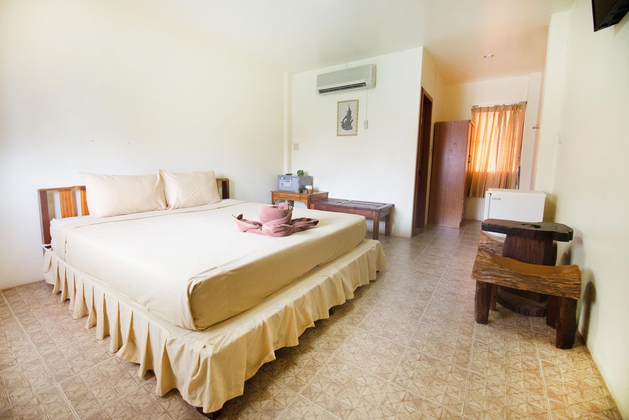 Pongphen Guesthouse - Sha Plus Certified Kanchanaburi City Exteriör bild