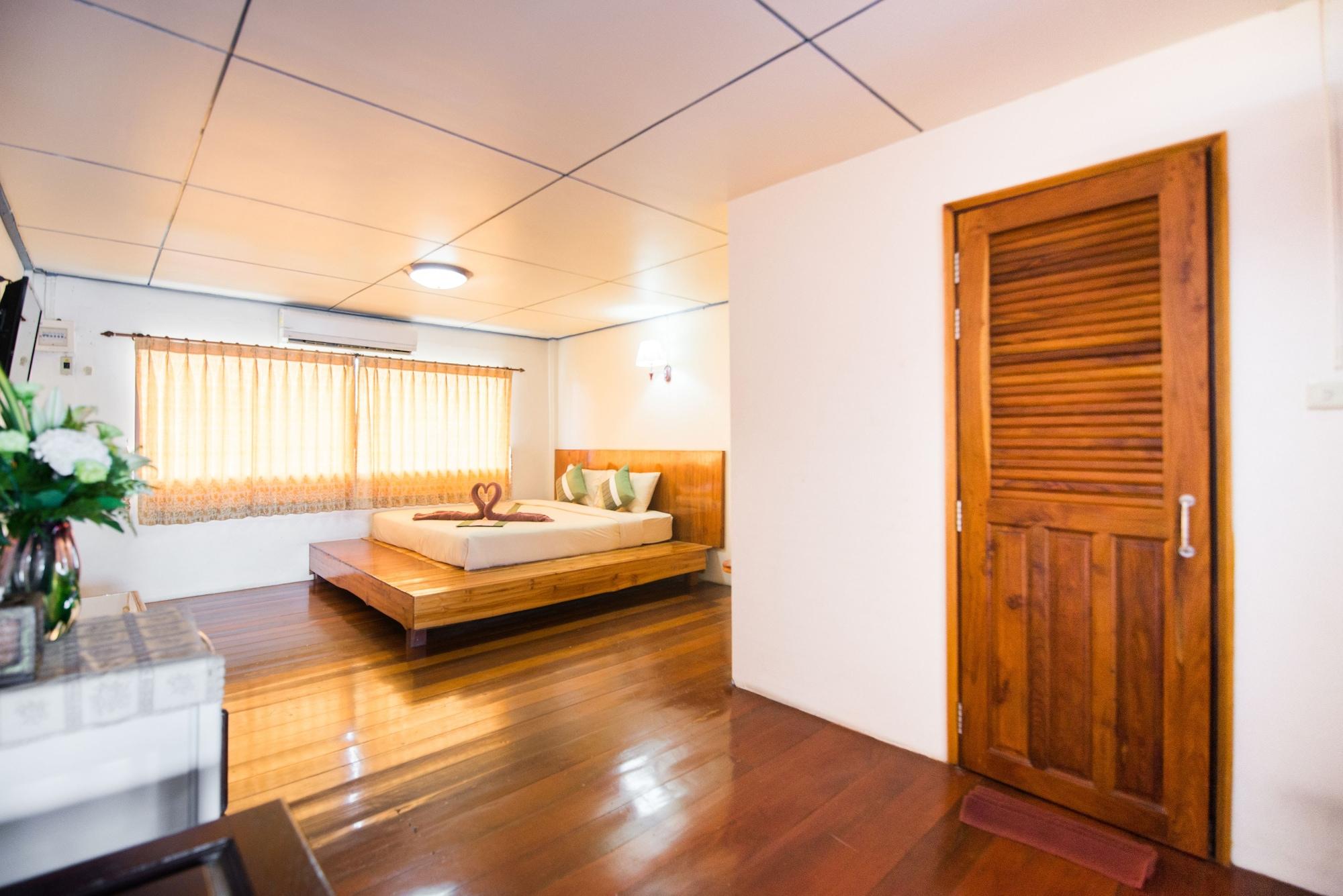 Pongphen Guesthouse - Sha Plus Certified Kanchanaburi City Exteriör bild