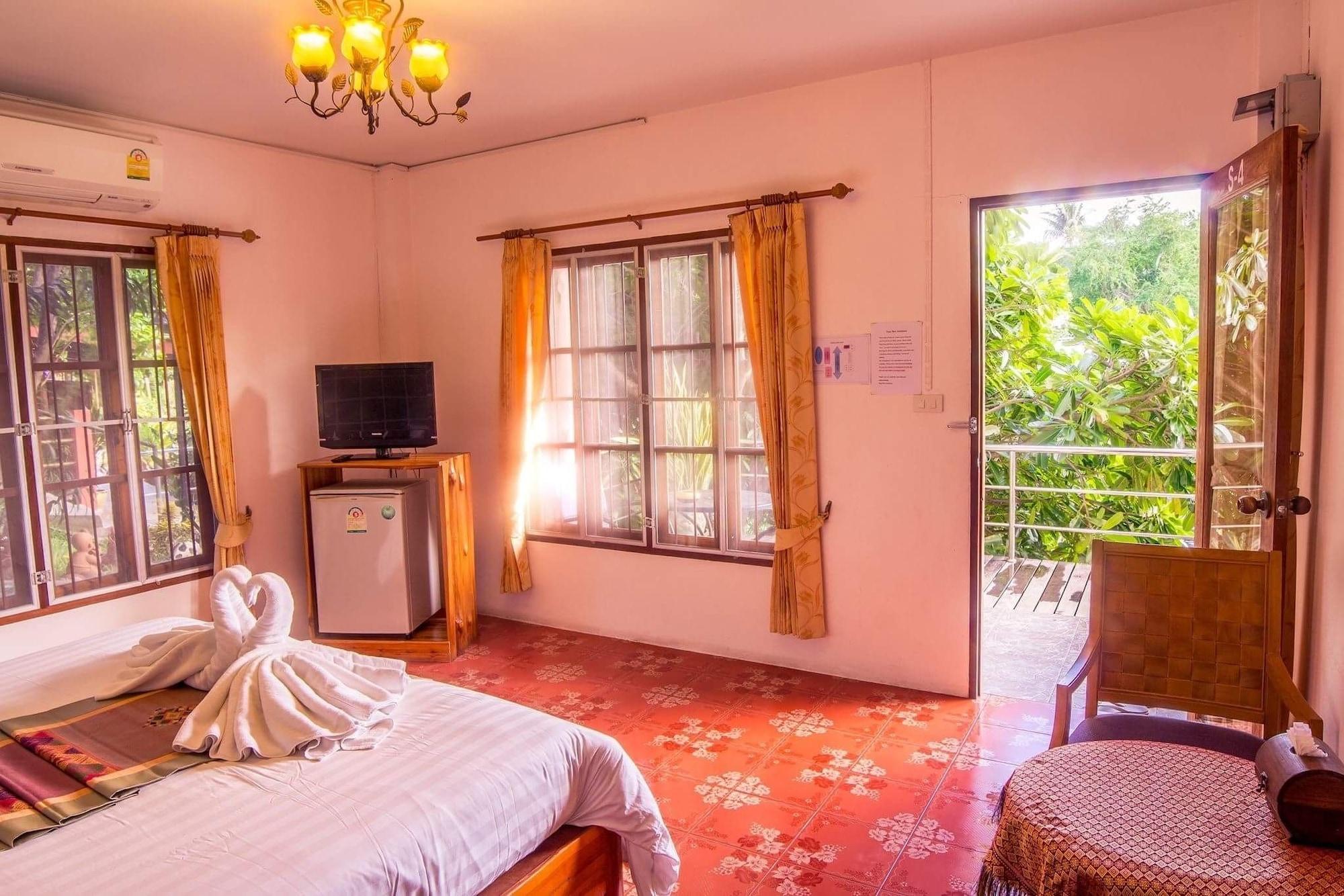 Pongphen Guesthouse - Sha Plus Certified Kanchanaburi City Exteriör bild