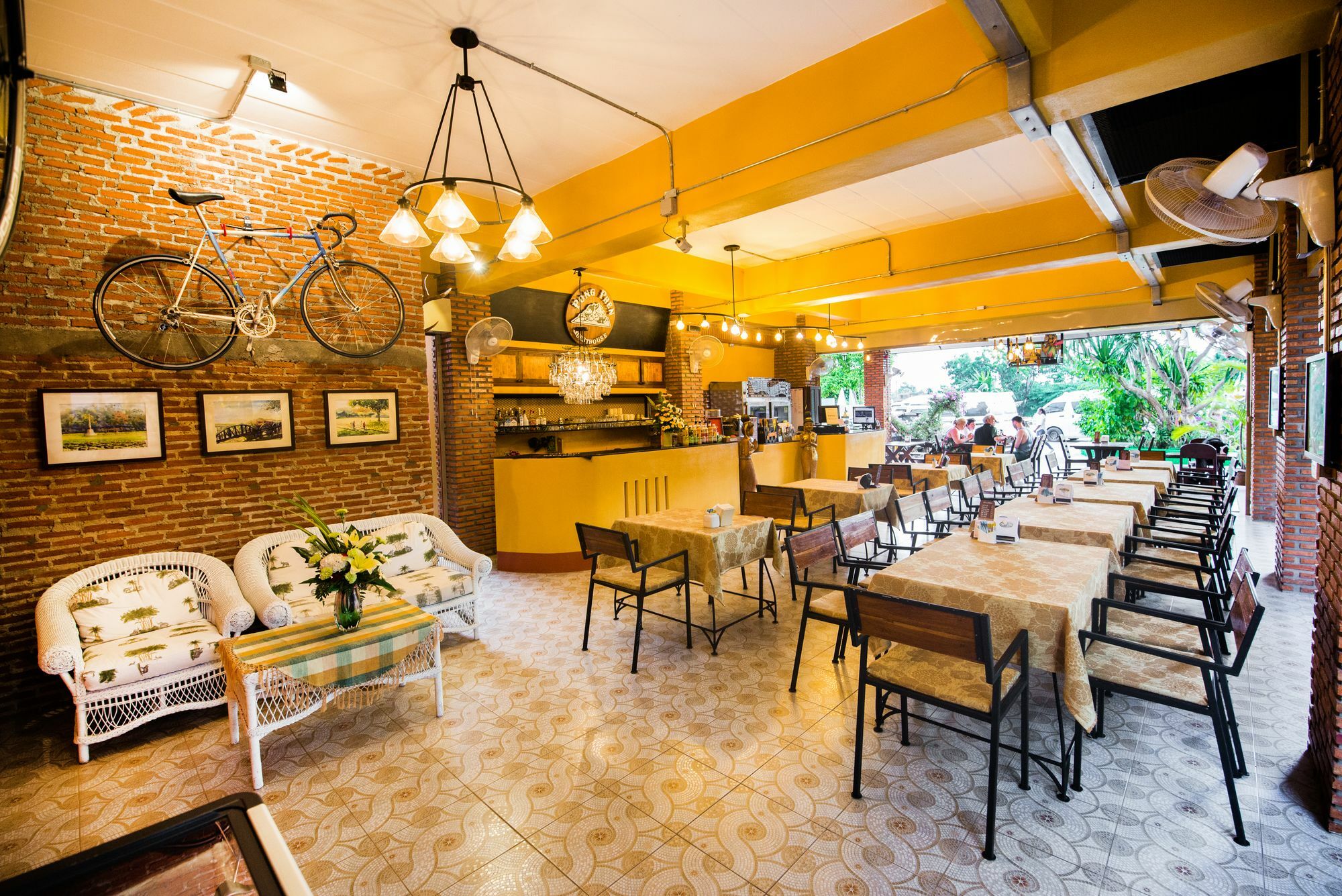 Pongphen Guesthouse - Sha Plus Certified Kanchanaburi City Exteriör bild